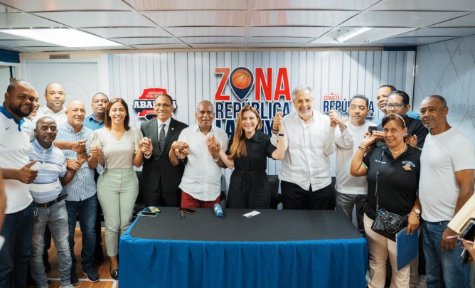 Al participar en un encuentro,  Mejía expresó su compromiso de seguir apoyando el deporte y la juventud durante una actividad en el local de la Asociación de Baloncesto del Distrito Nacional (ABADINA), donde recibió el apoyo de los dirigentes deportivos encabezado por el presidente de Fedoclubes, Roberto Ramírez.