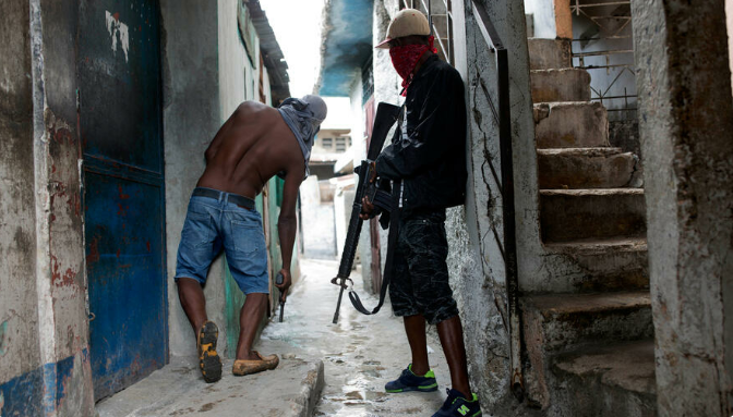 El gobierno de Kenia dijo que recurrirá la decisión. Pero no estaba claro cuánto podría demorarse y si otros países que se comprometieron a aportar contingentes más pequeños a la misión internacional considerarían la posibilidad de actuar en solitario. Entre ellos están Bahamas, Jamaica, Belice, Burundi, Chad y Senegal.