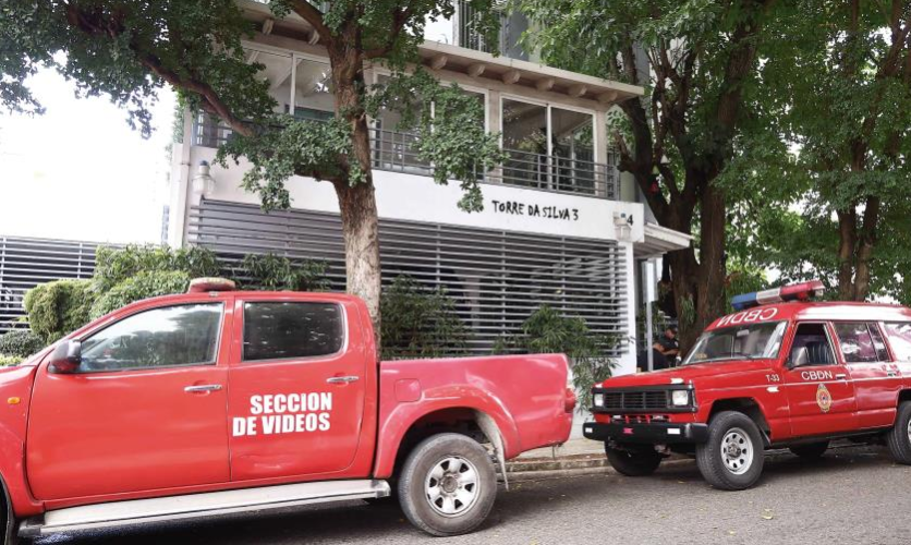 Los hechos sucedieron en la torre Da Silva 3, en el exclusivo sector de Piantini. Hasta ahora, la versión es que un vecino habría fumigado para acabar con una plaga de carcoma en los gabinetes de su cocina.